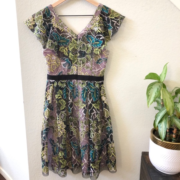 Donna Morgan Embroidered Tulle V-Neck A-Line Dress - Picture 2 of 9